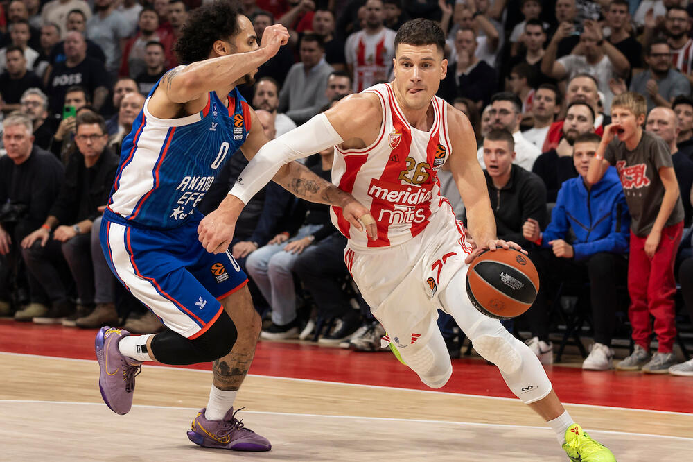 NEDOVIĆEV INAT POKRENUO BURU, DELIJE GA PRATILE! Zvezda odigrala perfektno poluvreme i srušila Efes