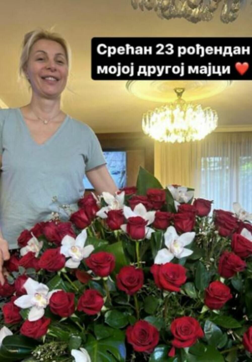 Kupio je tetki Lidji prelepi buket