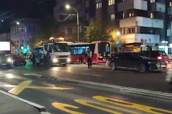 UDES U KNEZA MILOŠA: Saobraćaj u ZASTOJU! (VIDEO)