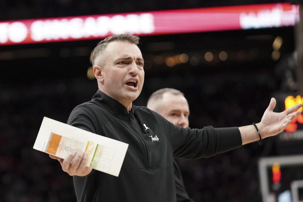 RAJAKOVIĆ SVE DALJE OD PLEJ-OFA: Najgori tim lige protiv Darkovih Reptorsa prekinuo crni niz od 28 poraza! (VIDEO)