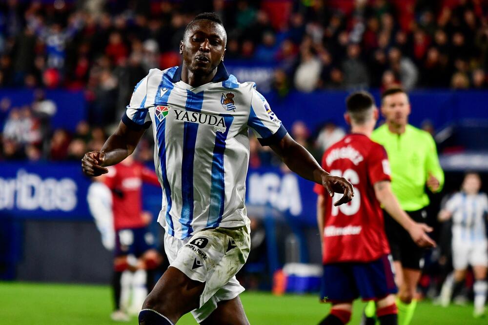 Četiri kluba iz Španije želi Umara Sadika (Foto)