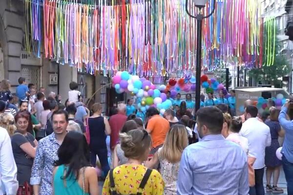 BESPLATNI KONCERTI I FILMSKE PROJEKCIJE - Opština Stari grad organizovala manifestaciju BEOGRAD ŽIVI