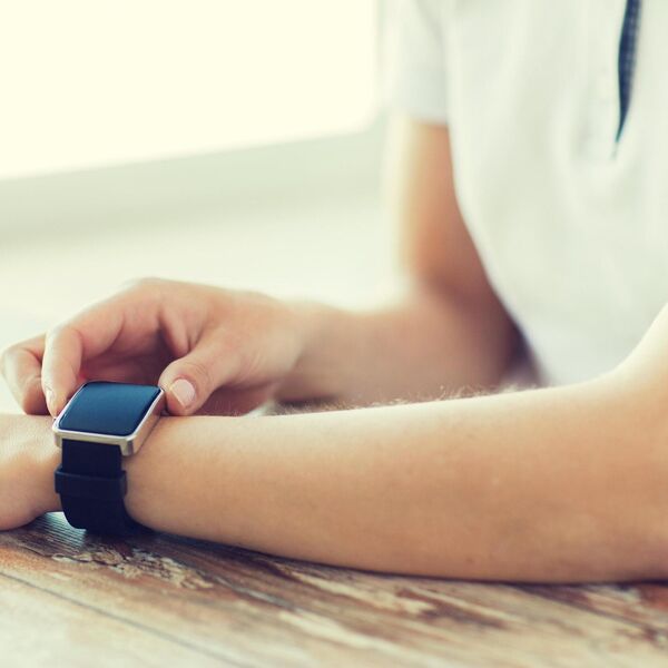 PAMETNI SAT: Vaš idealan saputnik u modernom načinu života - iskoristite neverovatan POPUST!