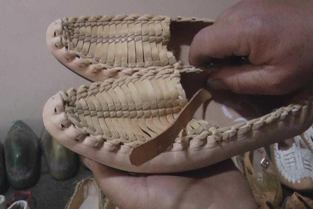 DOBRILA OD SVEKRA NASLEDILA STARI ZANAT, POSLA IMA PREKO GLAVE! Traže se sve veličine - otkriva KAKO JE SVE POČELO!