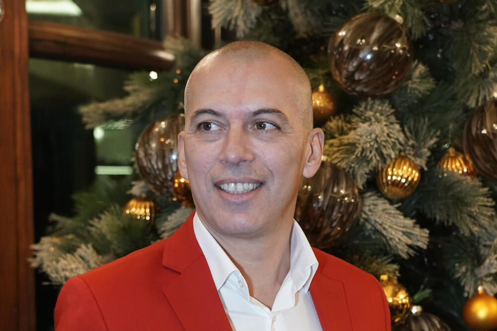 HIT VIDEO DANA! TOPALKO SA UNUKOM NAPRAVIO POMETNJU NA MREŽAMA: Preslatki su