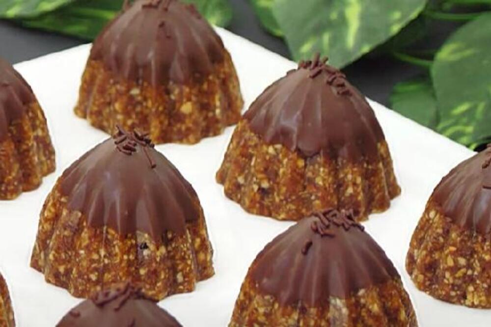 POSNE KOŠNICE OD 3 SASTOJKA ZA PRAVU SRPSKU TRPEZU: Urme, kikiriki i čokolada - najjednostavniji kolač za slavu