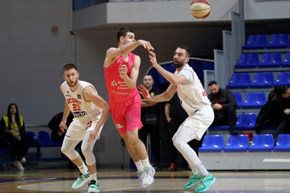 TOPIĆ BRILJIRAO PRED ZVEZDU, ALI UZALUD: Studenti poslali PRETEĆU PORUKU Partizanu