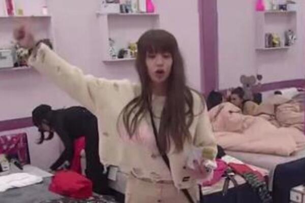 MILJANA ŽESTOKO ZARATILA SA MAJOM MARINKOVIĆ: Optužila je da bi joj spavala sa mužom dok ode detetu da SIPA SOK!