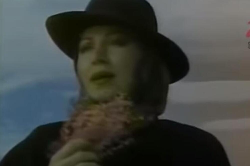 DA LI JE OVO NAJSKUPLJA PESMA NA NAŠOJ ESTRADI? Govori se da su OVE REČI donele JEDNOJ ŽENI ogromnu svotu NOVCA