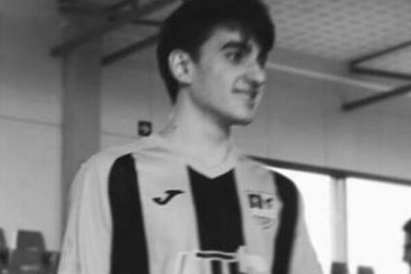 UŽAS: Mladi fudbaler (19) preminuo posle sudara glavom sa protivnikom!