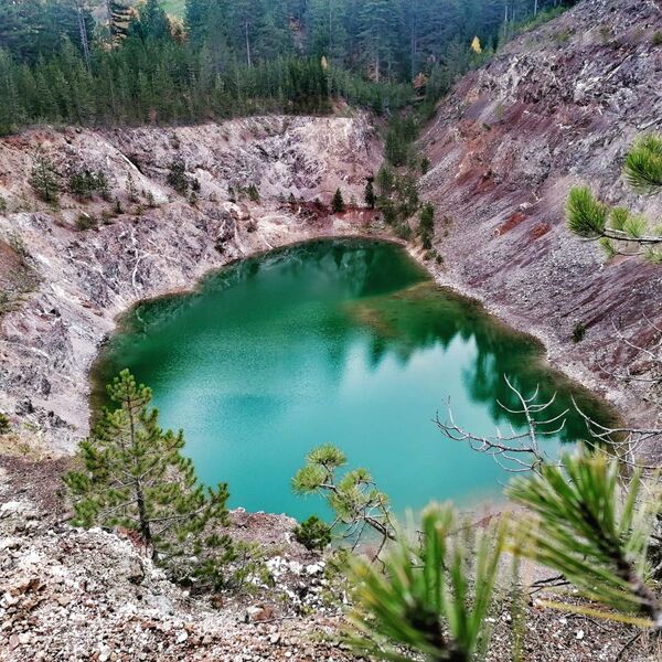Tirkizno jezero je skriveni dragulj Srbije: Ovde nema ni kafića ni dometa, idealan beg od svega! (FOTO)