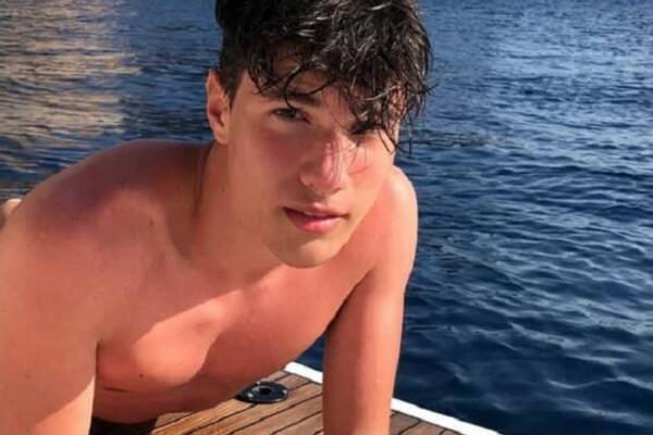 ON JE PROGLAŠEN ZA NAJLEPŠEG ITALIJANA NA SVETU A SAD ŽELI DA BUDE SVEŠTENIK: Nude mu BOGATSTVO i SLAVU za OVO