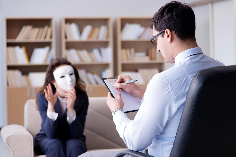 PSIHOLOZI OTKRILI KAKO NAJLAKŠE DA STANETE NA PUT NARCISOIDNIM LJUDIMA: Jedna stvar ih spušta na zemlju ODMAH