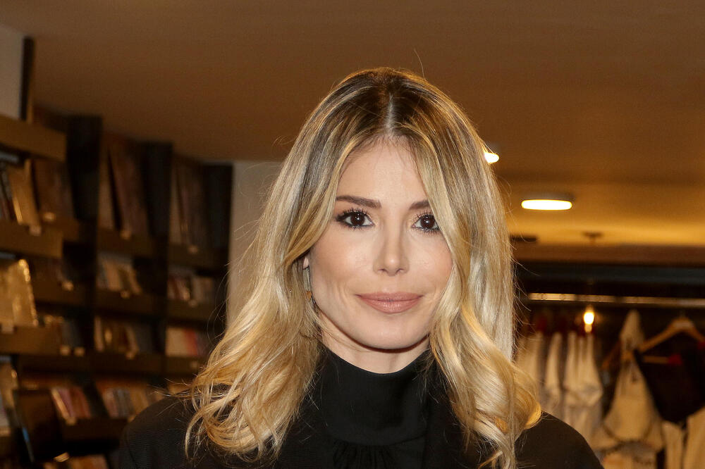 ANA MIHAJLOVSKI OPLJAČKANA U PARIZU: Voditeljka do DETALJA opisala šta se sve događalo