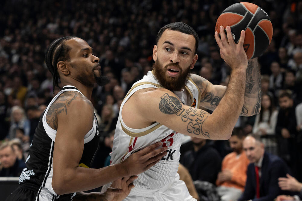 DŽEJMS NEĆE SA PANTEROM, ALI HOĆE SA TEODOSIĆEM I KAMPACOM! "Tu bi sigurno bilo zabavno" (FOTO)