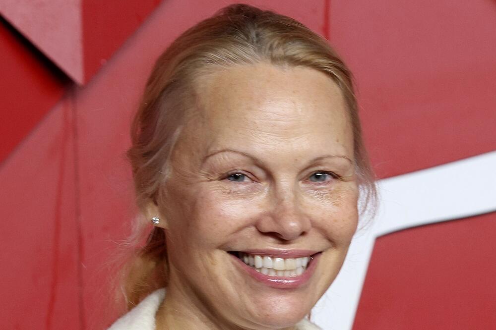 DA STE JE VIDELI U PRODAVNICI NE BISTE JE PREPOZNALI! Nekada su je SANJALI, a danas je DRUGA ŽENA, ŽIVA VATRA KIDA