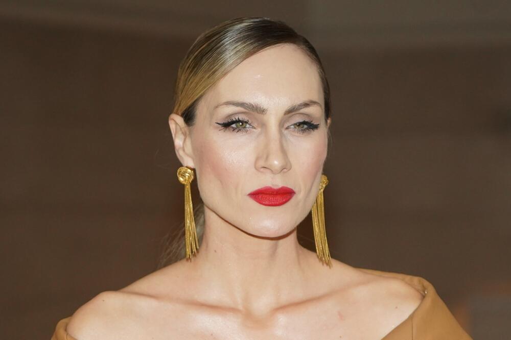 NJEN POGLED LEDI KRV, DA LI JE OVO NAJLEPŠA SRPKINJA IKADA? Kraljica ELEGANCIJE sada u KOŽI, svi gledaju DOLE