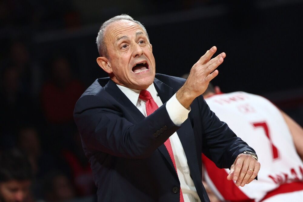 Etore Mesina na utakmici Bajerna i Olimpije Milano u Minhenu