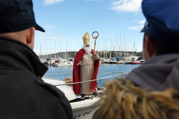 KO JE BIO BISKUP IZ MALE AZIJE KOJEG KATOLICI DANAS SLAVE? Pomagao je siromašnima i bio poznat po DOBROČINSTVIMA