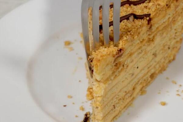 Pravu jermensku Marlenku su mnogi zaboravili: Stari recept za najsočniju tortu po kome je Srpkinje decenijama prave