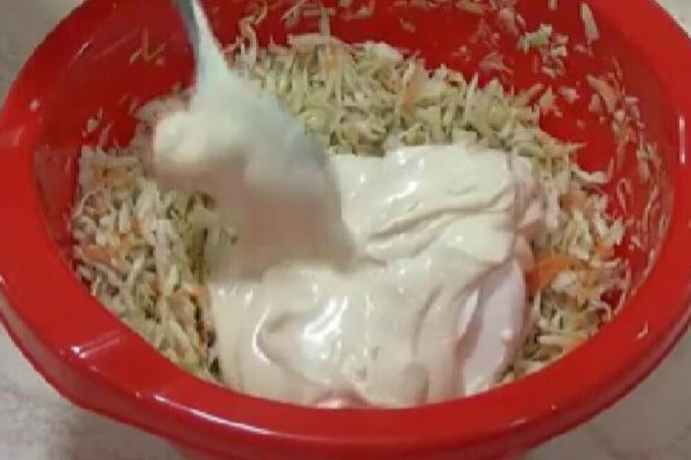 DA BI VAM KUPUS SALATA BILA ZAČINJENA KAO IZ RESTORANA, NA KRAJU DODAJTE OVAJ SASTOJAK: Mnoge žene to ne znaju