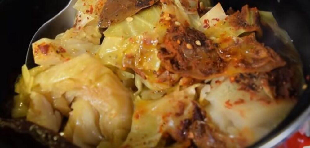 Kuvanje kiselog kupusa sa suvim svinjskim rebrima