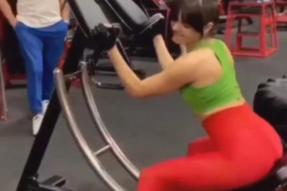 VEŽBALA JE U TERETANI, A ONDA JOJ JE TRENER PRIŠAO: Osramotio je ZA SVE PARE, ovakav BLAM neće moći da... (VIDEO)