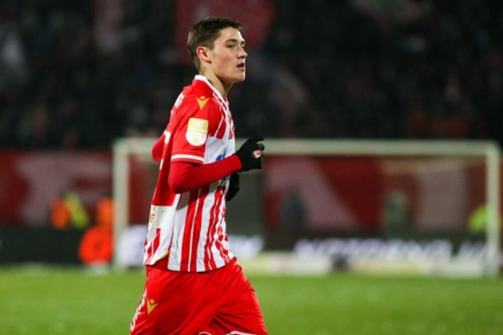 ZVEZDIN "VUNDERKIND" UŠAO U ISTORIJU: Veliko dostignuće za mladog fudbalera!