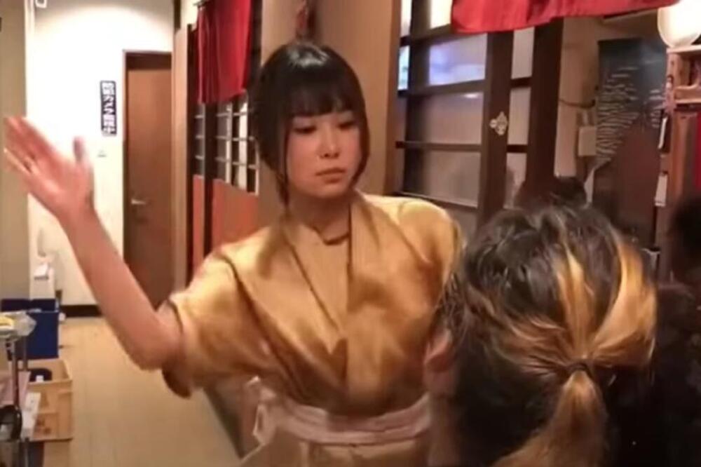 LJUDI HRLE U OVAJ RESTORAN KAKO BI DOBILI ŠAMARE: Internet poludeo ZA OVOM USLUGOM, pre OBROKA prvo PREBIJU GOSTE