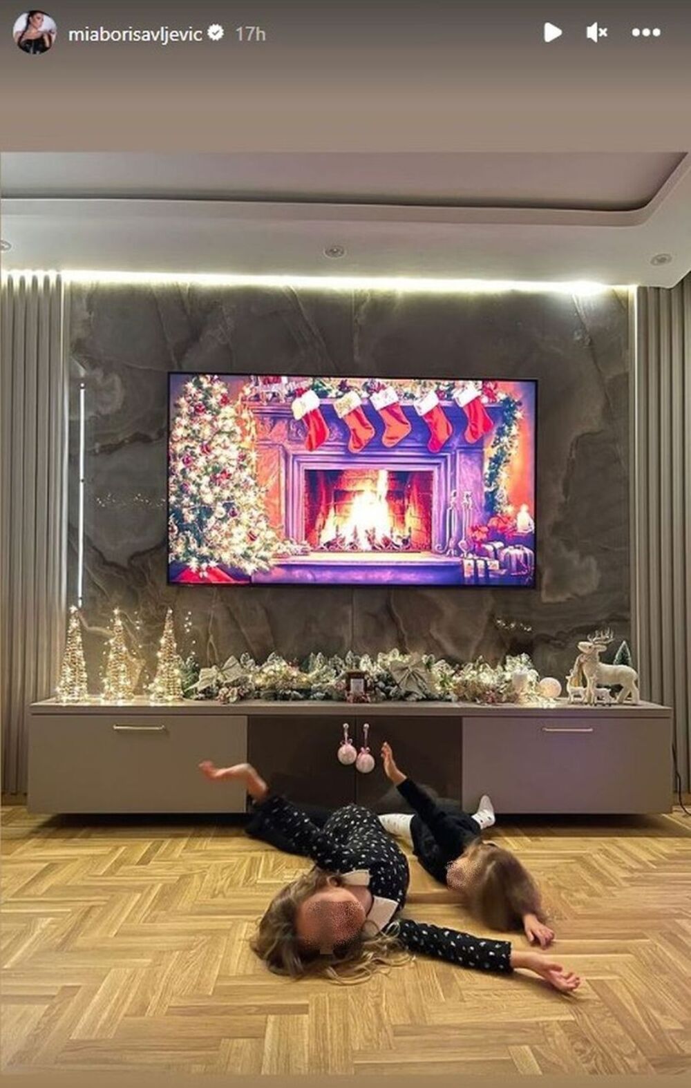 I devojčice su pomagale