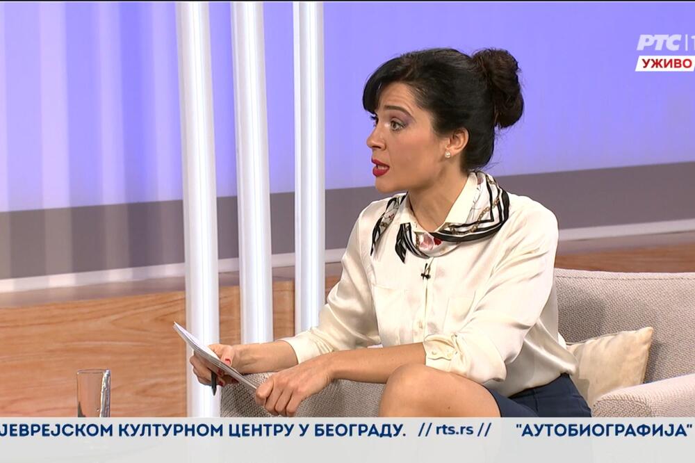 MEMEDOVIĆ GUTAO KNEDLE KADA JE VIDEO IVANINE NOGE! Voditeljka RTS-a ga u MINIĆU stavila na SLATKE MUKE, KAKVA BOMBA