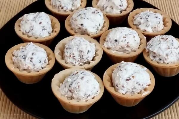 SLAVSKI RECEPT ZA POSNE KORPICE SA TUNJEVINOM I PAPRIKOM: Hladno predjelo će oduševiti svakog gosta - nema boljeg