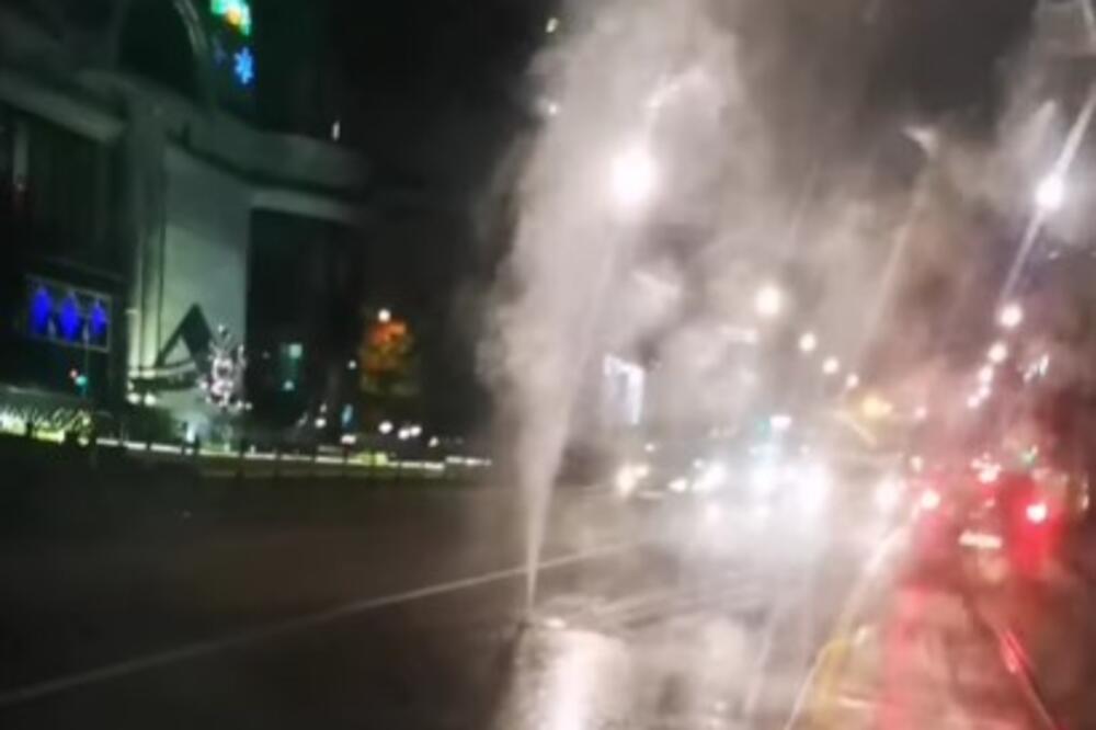 "GEJZIR" NA BANOVOM BRDU: Voda šiljka iz ŠAHTE (VIDEO)