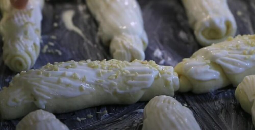 Premazivanje posnih pamuk kiflica