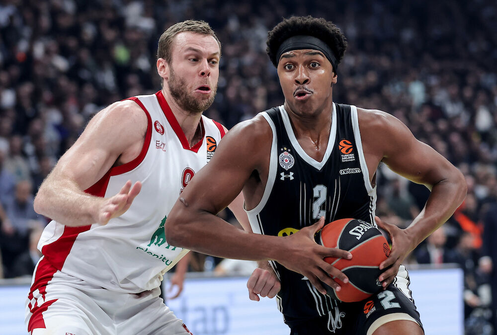 Duel Nikolo Melija i Zeka Ledeja u prvom delu sezone na utakmici Partizana i milanske Olimpije u Beogradu