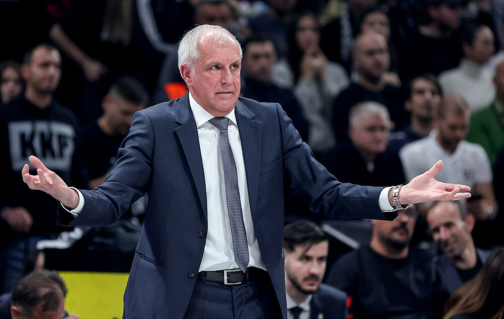 Željko Obradović na utakmici Partizana i Olimpije Milano