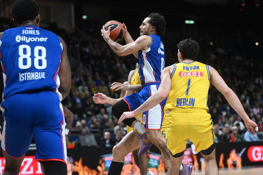 TIMAN SJAJAN, ALI NI TO NIJE BILO DOVOLJNO PROTIV LARKINA! Efes pobedio Albu i osvojio Berlin (VIDEO)