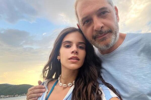 U SEDMOJ DECENIJI NAŠAO 32 GODINU MLAĐU STUDENTKINJU! Ova LEPOTICA je žena Nebojše Kundačine, a prošlost FRAPIRA