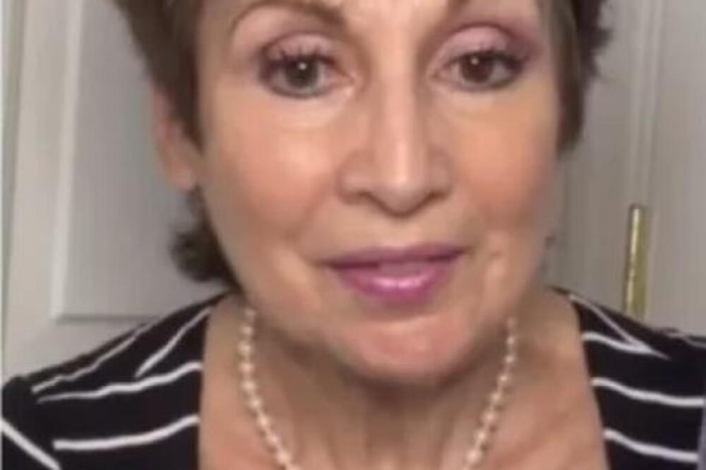 VERA IMA 82 GODINE I NITI JEDNU BORU: Zbog ovog što STAVLJA NA LICE izgleda TRIDESET GODINA MLAĐE, svi u ŠOKU