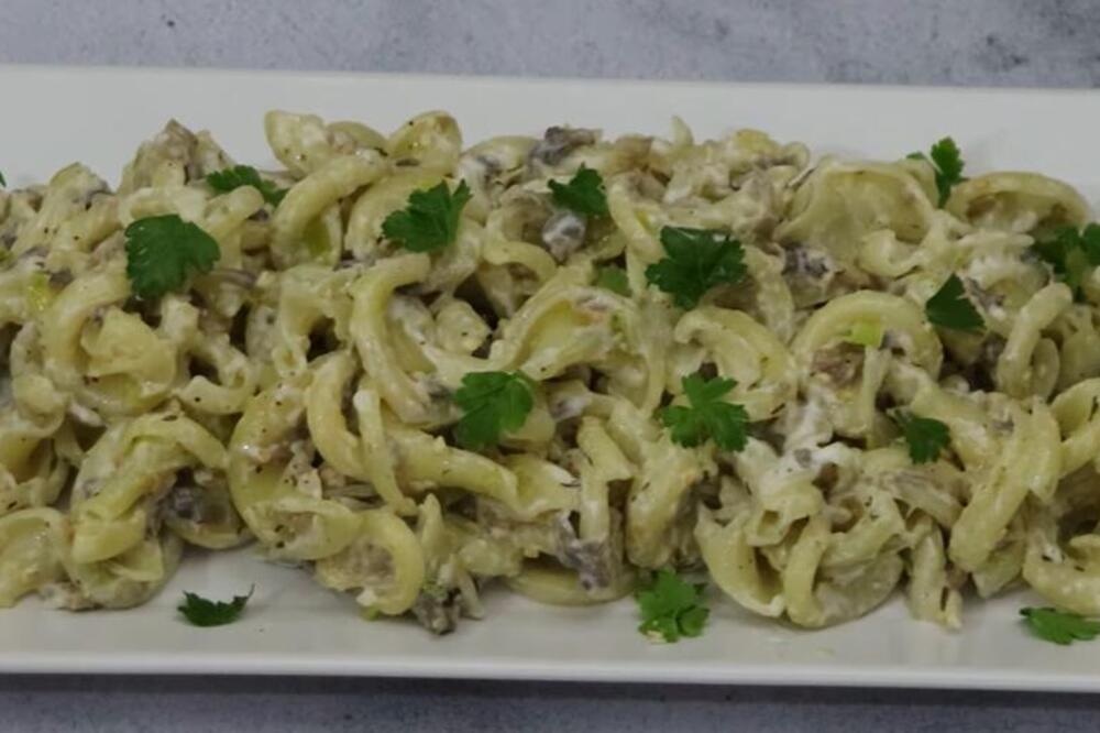 NIKOLJDANSKA POSNA SALATA SA MAKARONAMA I PEČURKAMA: Obavezno predjelo na slavskoj trpezi, gosti će olizati vanglu
