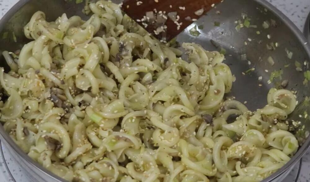 Posna salata sa makaronama i pečurkama, Salata