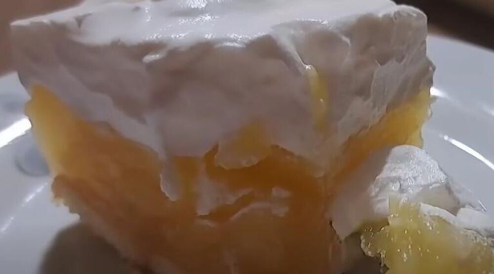 Parče kolača sa jabukama