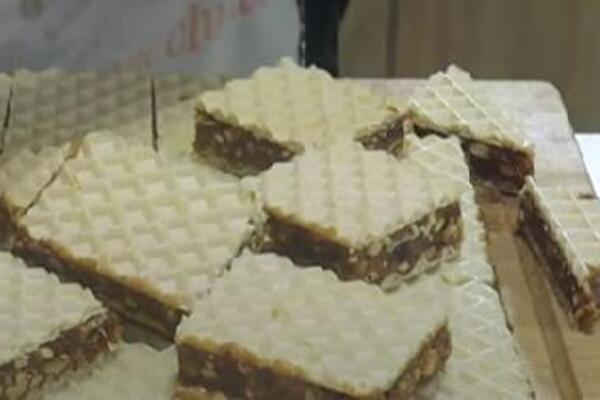 NAJSOČNIJI POSNI KOLAČ ZA SVETOG NIKOLU: Samo 15 minuta posla - generacije unazad ga prave svake godine za slavu