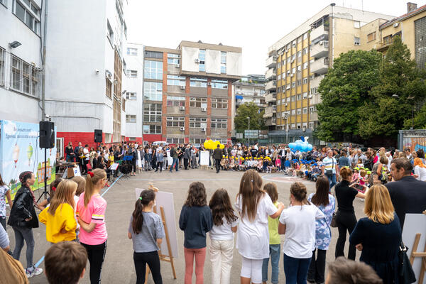 KUĆNI BUDŽET VIŠE NE MORA DA TRPI! Roditelji imaju brigu manje, a deca razlog za učenje više