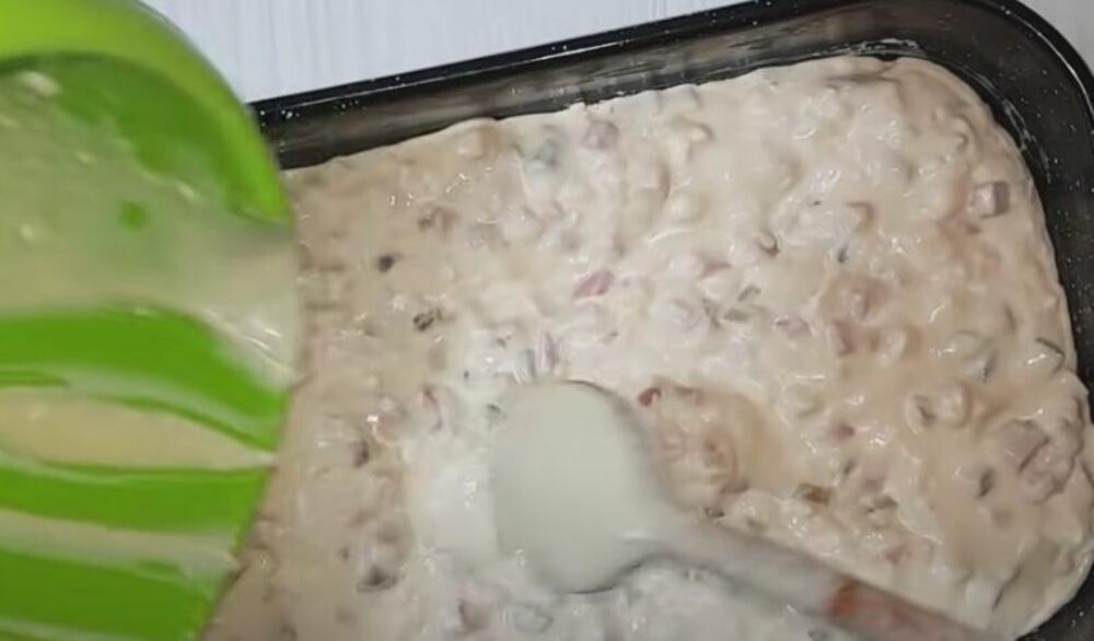 Carska pita sa ajvarom u plehu