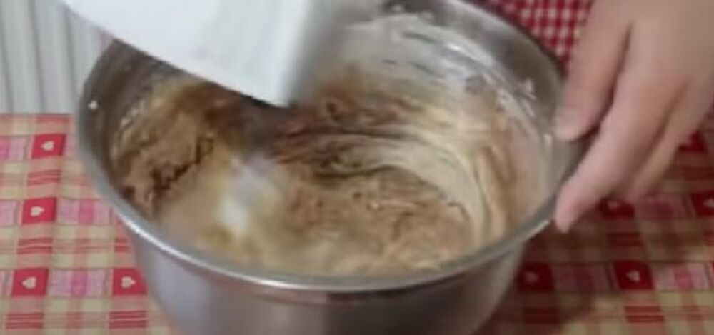Pravljenje kore za čoko-vanila tortu