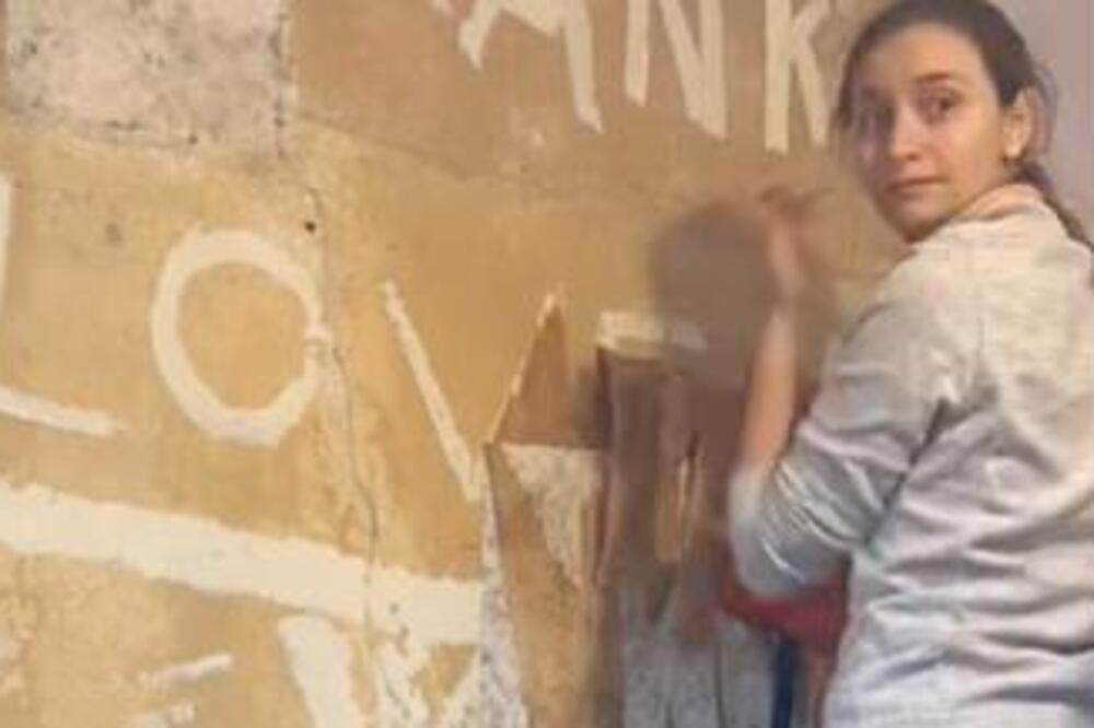 ŽENA SKINULA TAPETE U STANU I ISPOD NJIH NAŠLA PORUKU KOJA JE RASPALAKALA CELU SRBIJU: Ovo nema NI U FILMU