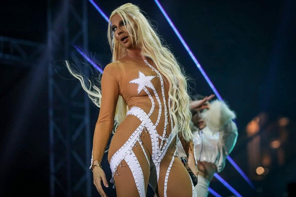 POZNATO KO ĆE PEVATI DOČEK NA SAVA PROMENADI: Puno POZNATIH DAMA od kojih ZASTAJE DAH, a onda se pojavljuje ON