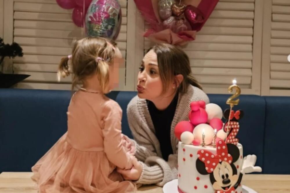 PREDIVNO! MARIJANA MIĆIĆ PROSLAVILA ĆERKI ROĐENDAN: Mala PRINCEZA raznežila sve, OBUČENA KAO PRAVA DAMA (FOTO)