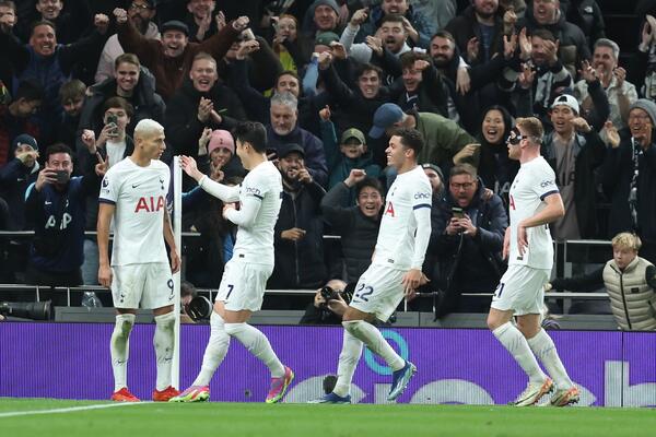 TOTENHEM ISKALIO BES NA NJUKASLU: "Sparsi" se igrali fudbala i RAZBILI "Svrake!"